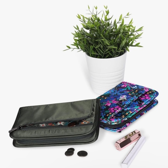 NWT Lug Zeppelin Wristlet Wallet Paws Black🐾 - Picture 4 of 5